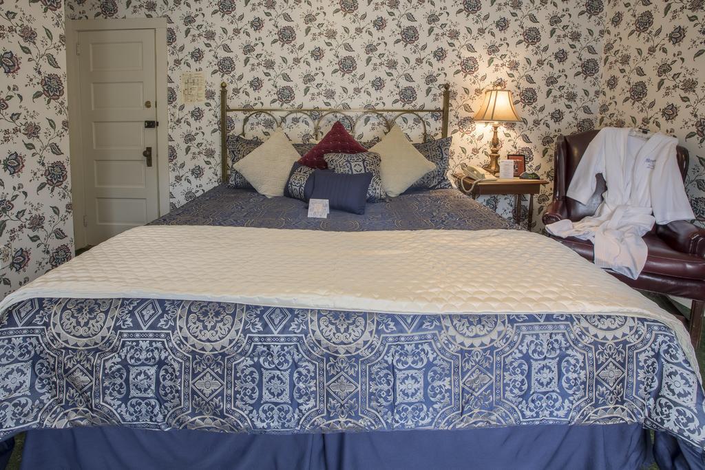 Stroudsmoor Country Inn Страудсберг Экстерьер фото