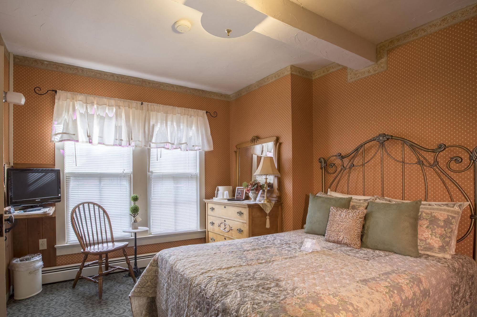 Stroudsmoor Country Inn Страудсберг Экстерьер фото