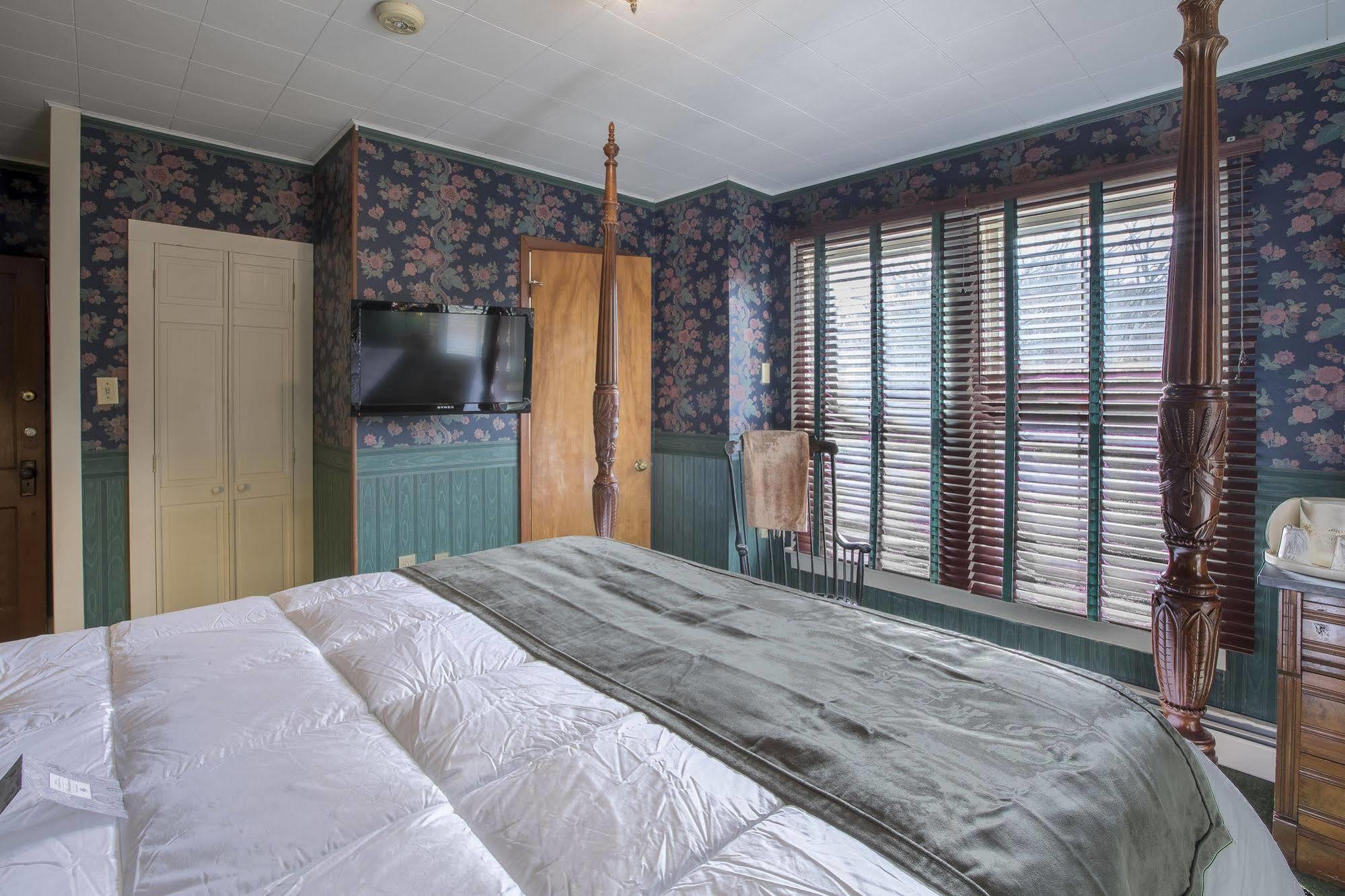 Stroudsmoor Country Inn Страудсберг Экстерьер фото